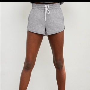Aritzia Sunday Best “Sophie Short”. In Heather Athletic Grey. Size XS